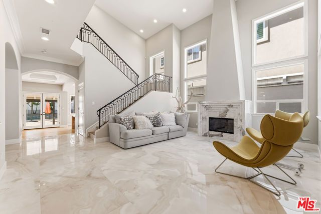 1832 11th Street, Manhattan Beach, CA 90266