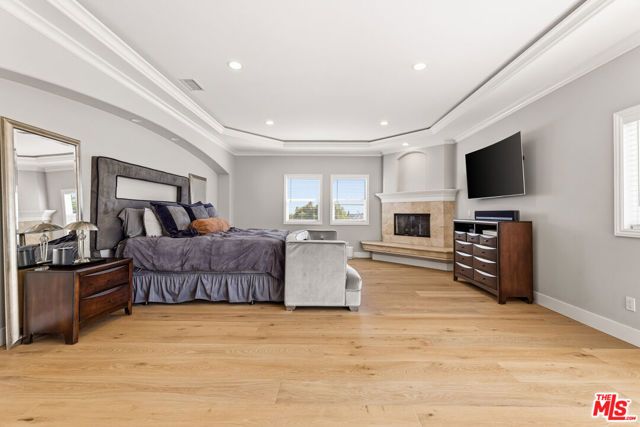 1832 11th Street, Manhattan Beach, CA 90266