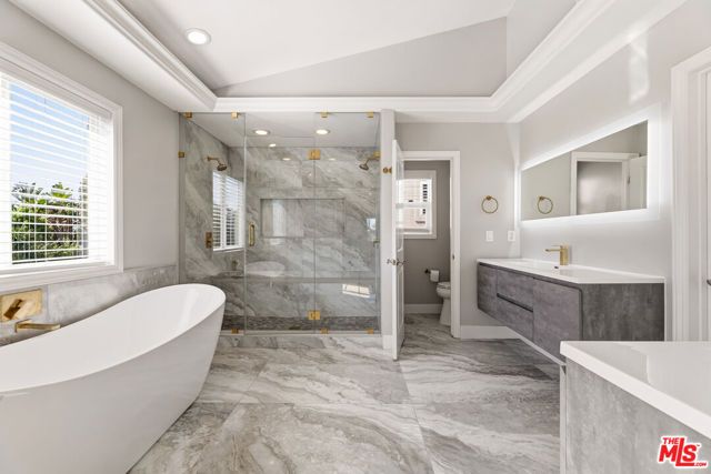 1832 11th Street, Manhattan Beach, CA 90266