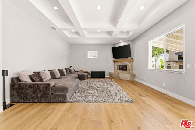 1832 11th Street, Manhattan Beach, CA 90266