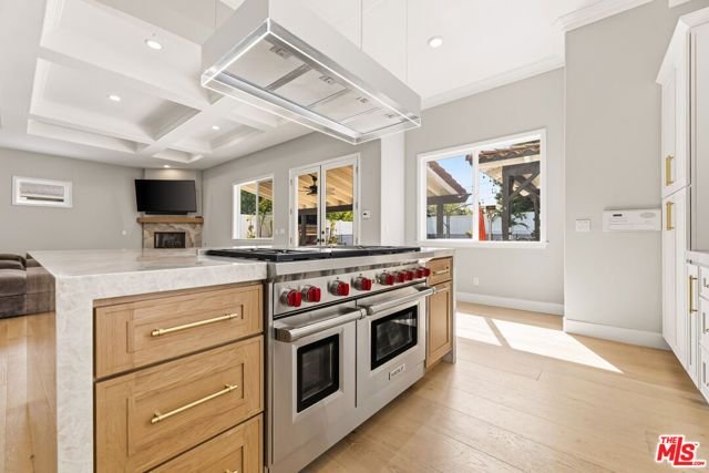 1832 11th Street, Manhattan Beach, CA 90266