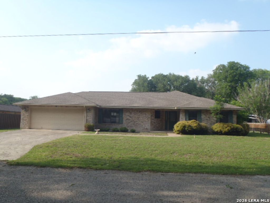 2620 Blumberg Park Rd, Seguin, TX 78155
