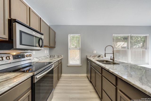 22 MCLENNAN OAK, San Antonio, TX 78240