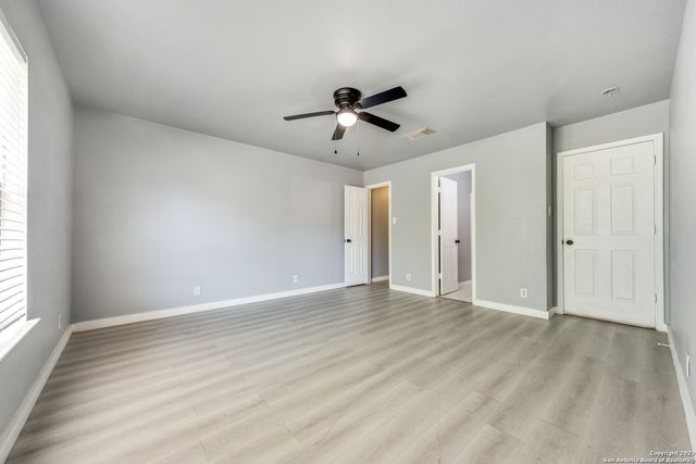 22 MCLENNAN OAK, San Antonio, TX 78240