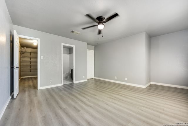 22 MCLENNAN OAK, San Antonio, TX 78240