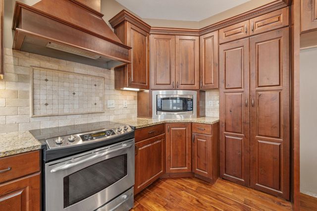 3122 N Brush Creek St, Wichita, KS 67205