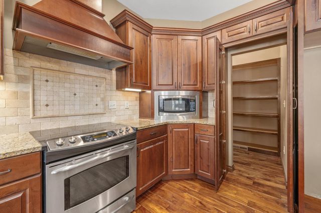 3122 N Brush Creek St, Wichita, KS 67205