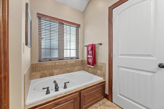 3122 N Brush Creek St, Wichita, KS 67205