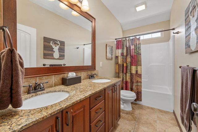 3122 N Brush Creek St, Wichita, KS 67205