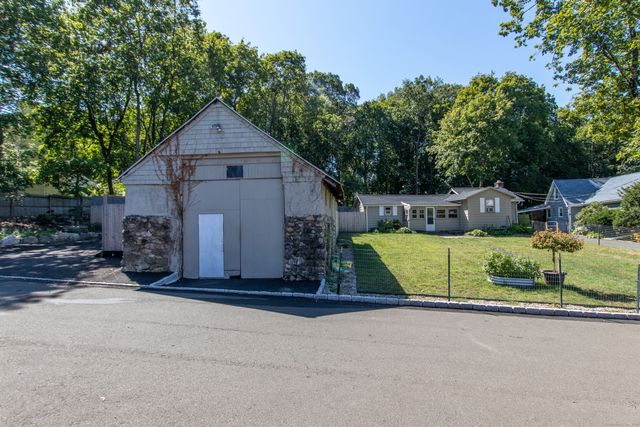 41 Wakemore Street, Darien, CT 06820