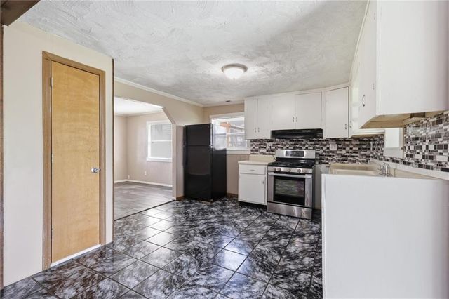 613 E Kansas Avenue, Independence, MO 64050