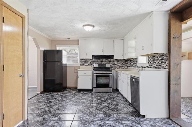 613 E Kansas Avenue, Independence, MO 64050