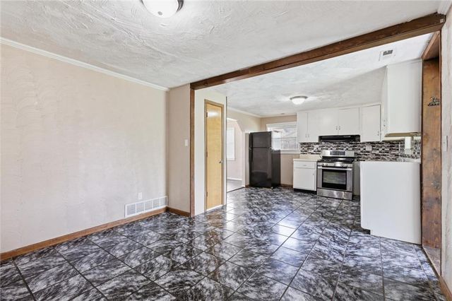 613 E Kansas Avenue, Independence, MO 64050