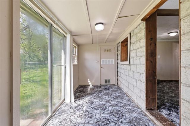 613 E Kansas Avenue, Independence, MO 64050