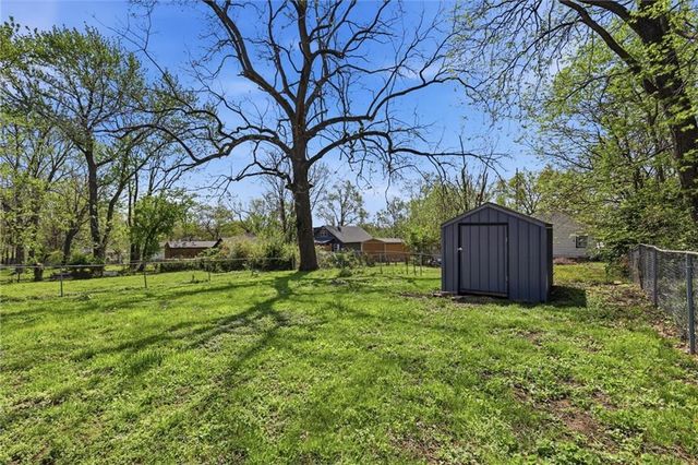 613 E Kansas Avenue, Independence, MO 64050