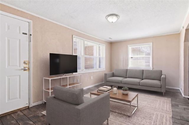 613 E Kansas Avenue, Independence, MO 64050