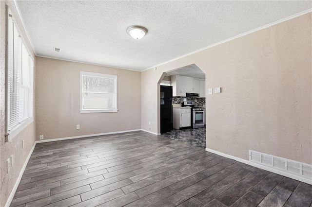 613 E Kansas Avenue, Independence, MO 64050