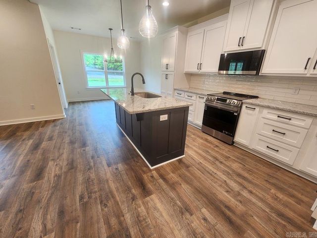 6 Ricky Lane, Greenbrier, AR 72058