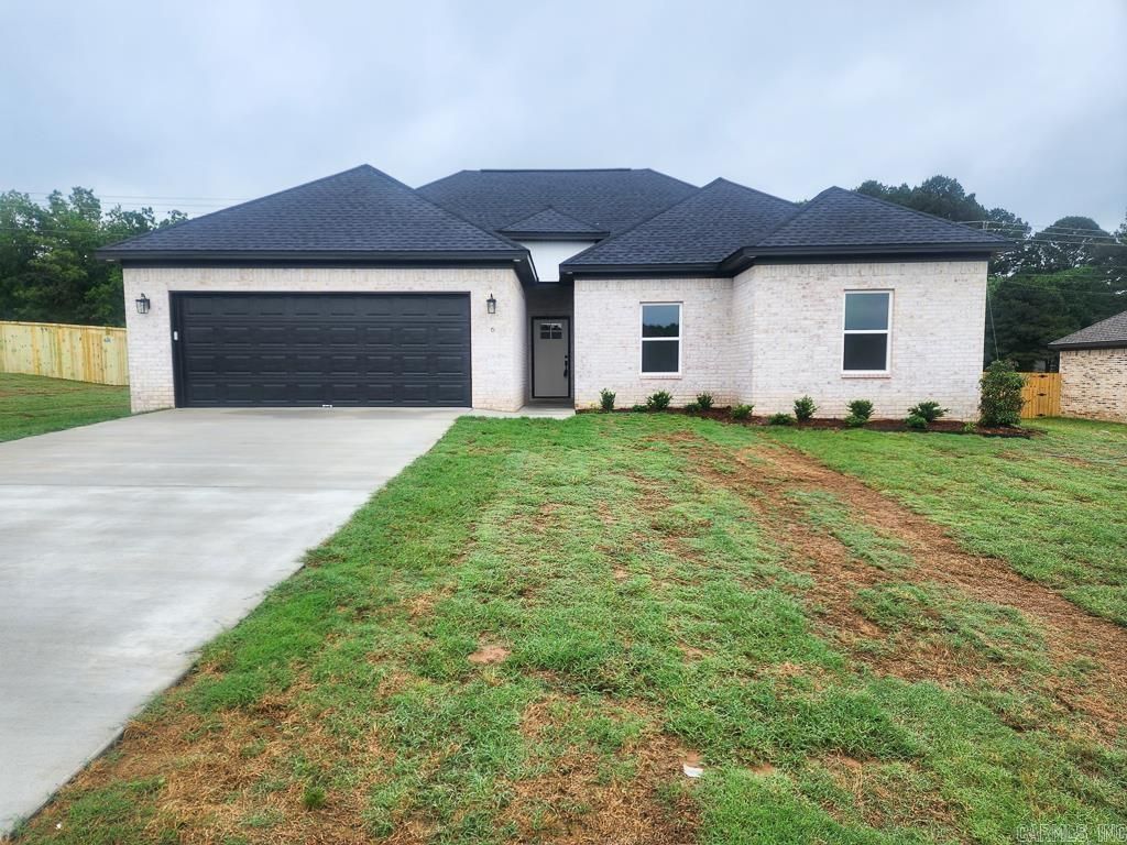 6 Ricky Lane, Greenbrier, AR 72058