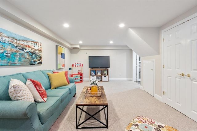 16 Abel Jones Pl, Acton, MA 01720
