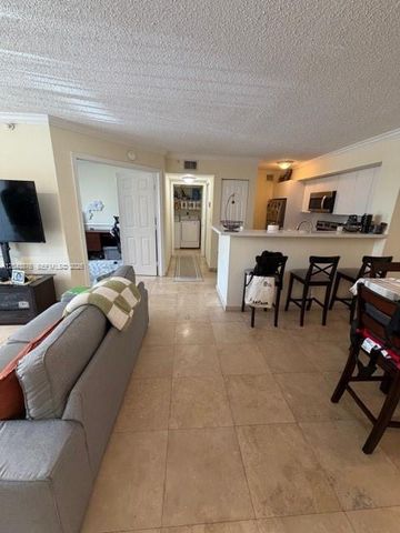 11155 SW 5th Pl 205, Pembroke Pines, FL 33025