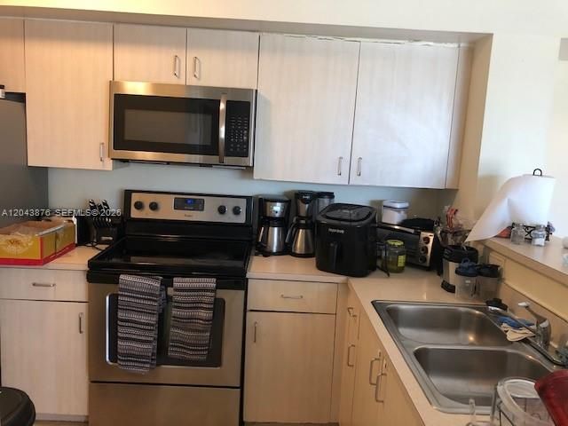11155 SW 5th Pl 205, Pembroke Pines, FL 33025