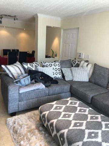 11155 SW 5th Pl 205, Pembroke Pines, FL 33025