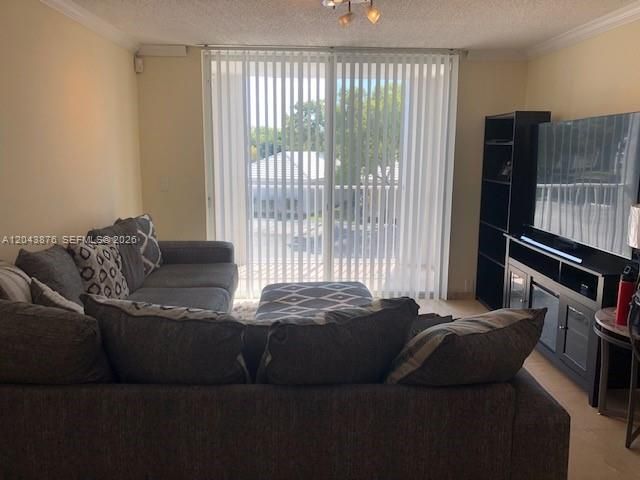 11155 SW 5th Pl 205, Pembroke Pines, FL 33025