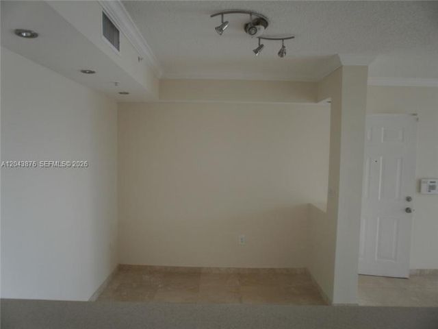 11155 SW 5th Pl 205, Pembroke Pines, FL 33025