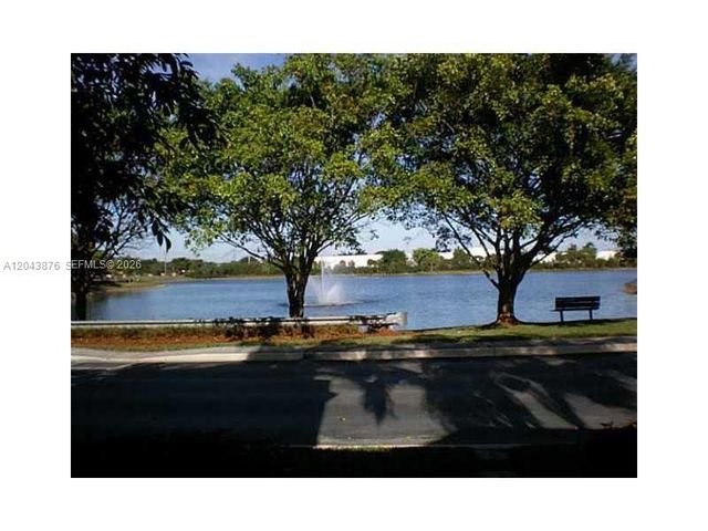 11155 SW 5th Pl 205, Pembroke Pines, FL 33025