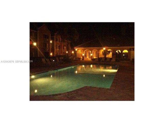11155 SW 5th Pl 205, Pembroke Pines, FL 33025