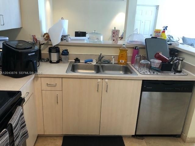 11155 SW 5th Pl 205, Pembroke Pines, FL 33025