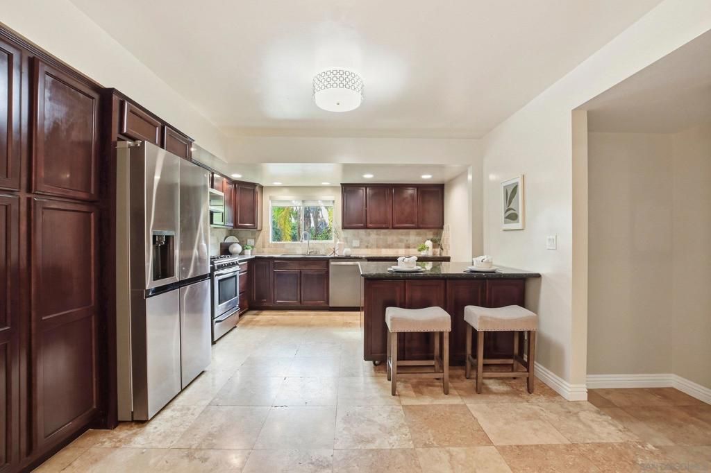 Image 12 of property listing at 4228 Calavo Dr, La Mesa, CA 91941