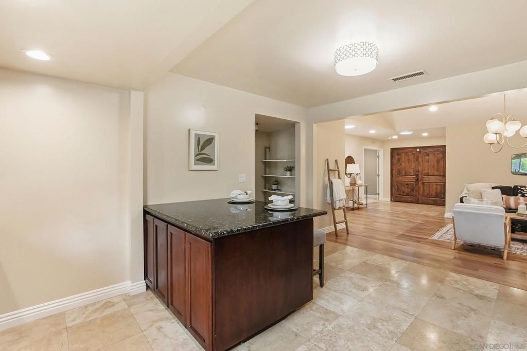 Image 16 of property listing at 4228 Calavo Dr, La Mesa, CA 91941