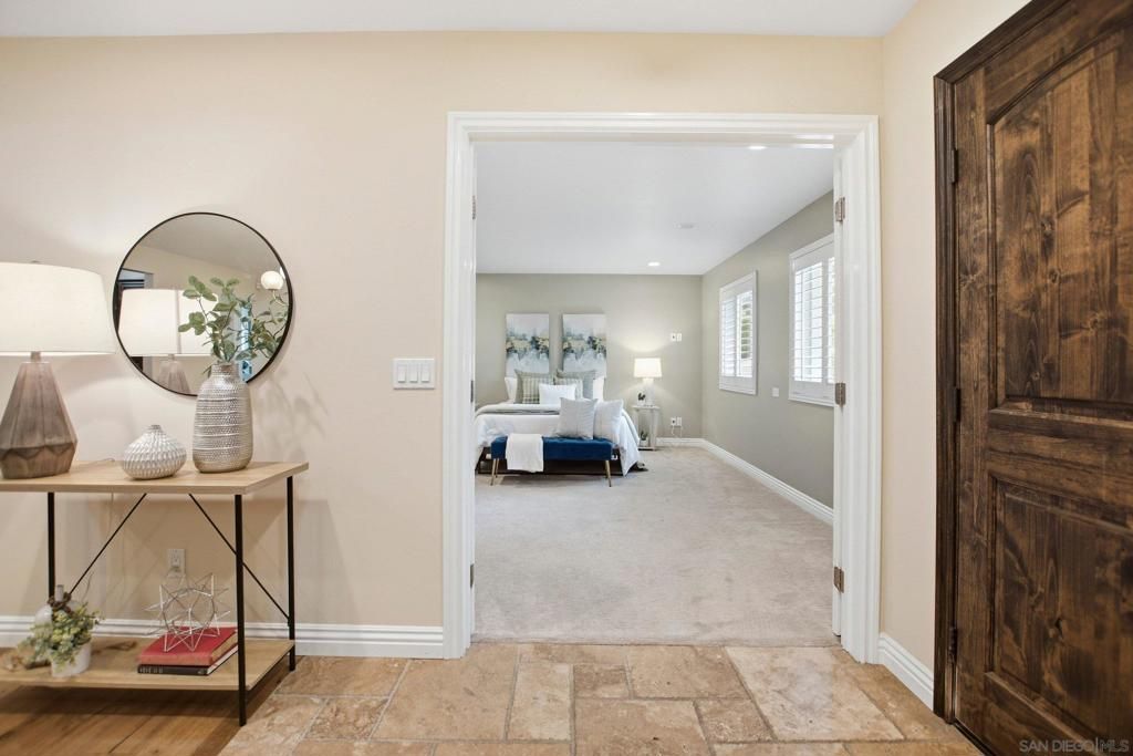 Image 17 of property listing at 4228 Calavo Dr, La Mesa, CA 91941