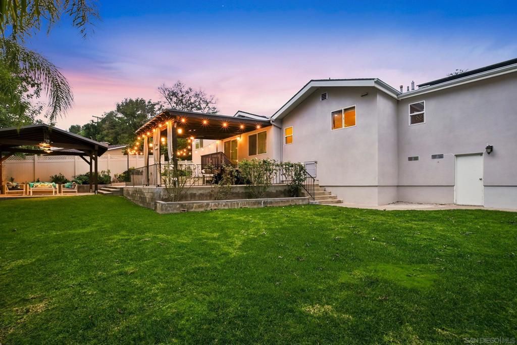 Image 2 of property listing at 4228 Calavo Dr, La Mesa, CA 91941