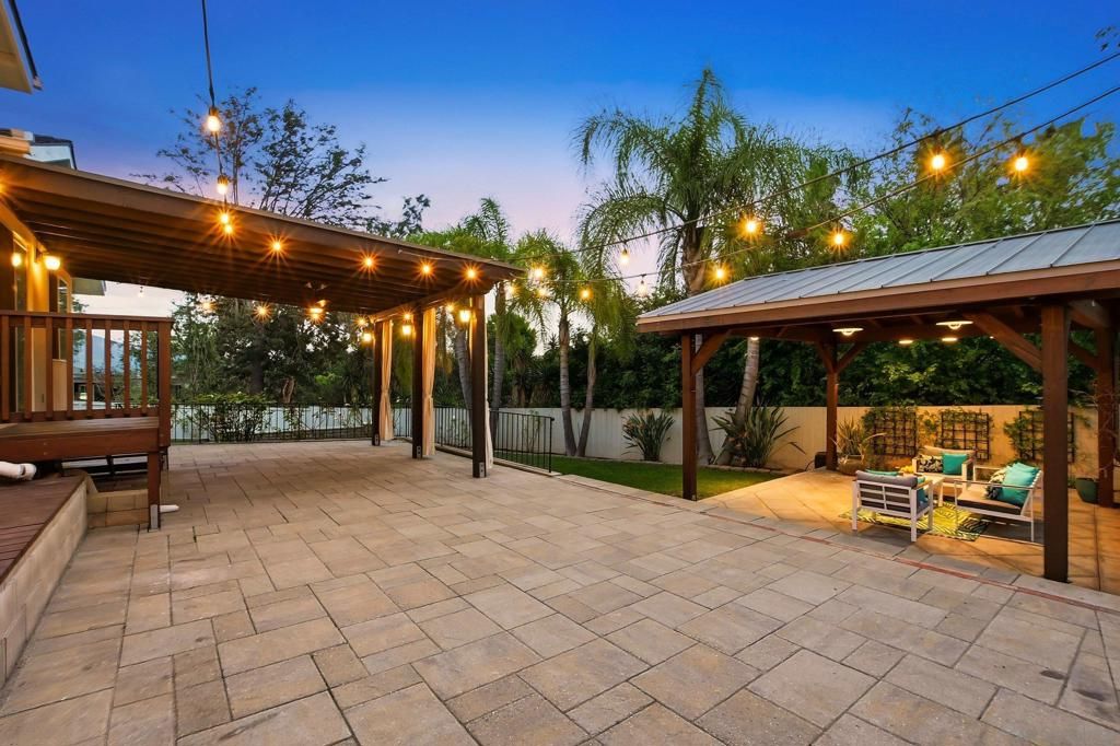 Image 3 of property listing at 4228 Calavo Dr, La Mesa, CA 91941