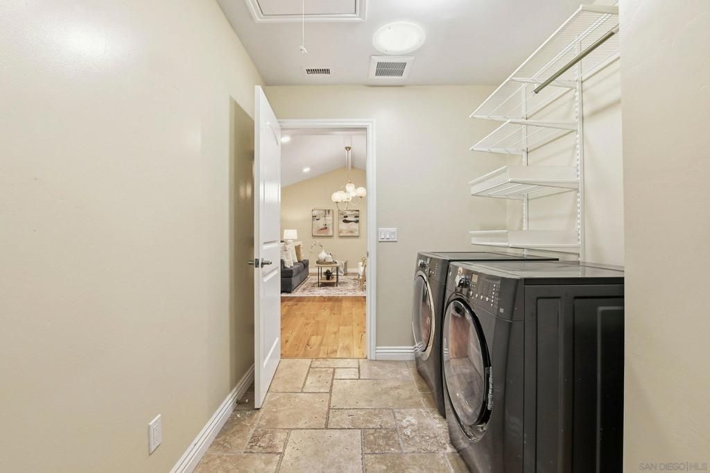 Image 35 of property listing at 4228 Calavo Dr, La Mesa, CA 91941