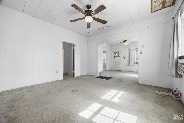 907 Monterey Street, Bakersfield, CA 93305
