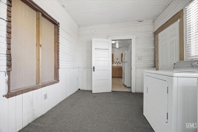 907 Monterey Street, Bakersfield, CA 93305