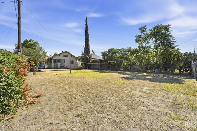 907 Monterey Street, Bakersfield, CA 93305