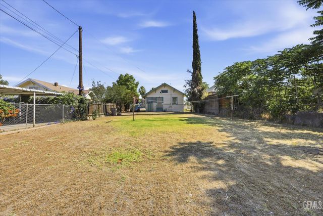 907 Monterey Street, Bakersfield, CA 93305