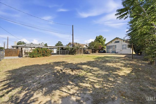907 Monterey Street, Bakersfield, CA 93305