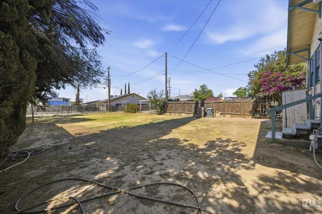 907 Monterey Street, Bakersfield, CA 93305
