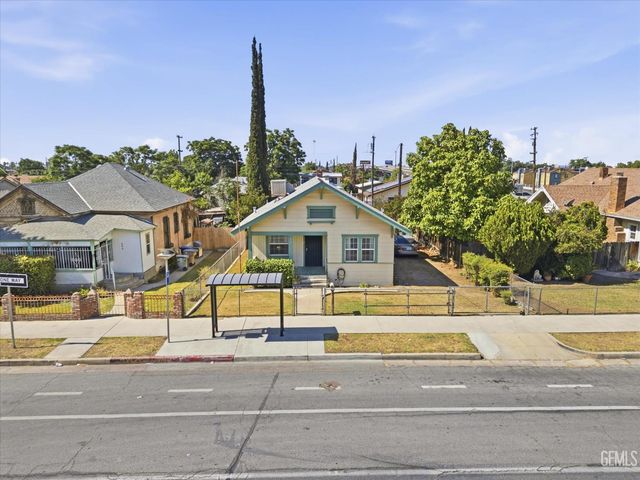 907 Monterey Street, Bakersfield, CA 93305