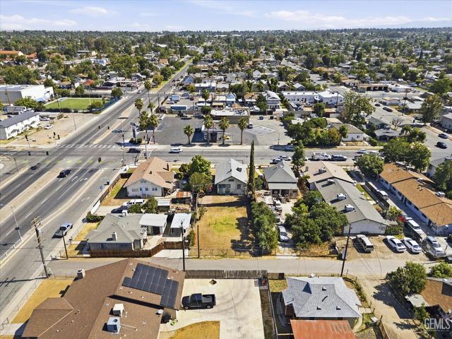 907 Monterey Street, Bakersfield, CA 93305