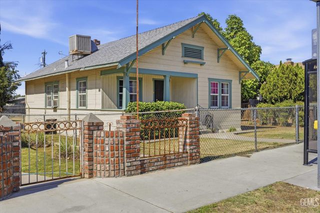 907 Monterey Street, Bakersfield, CA 93305