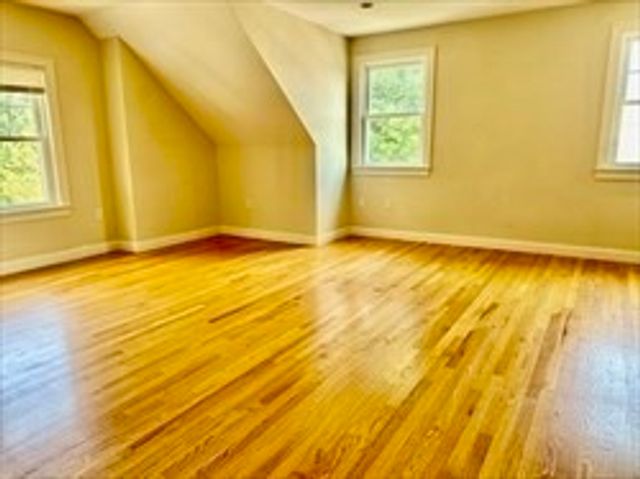 84 Chapel 84, Newton, MA 02458