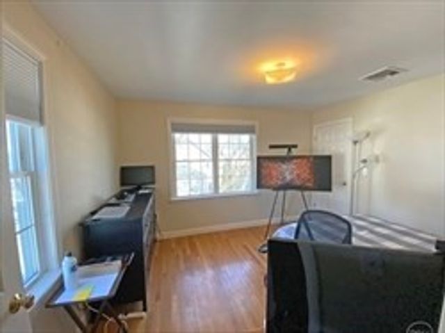 84 Chapel 84, Newton, MA 02458