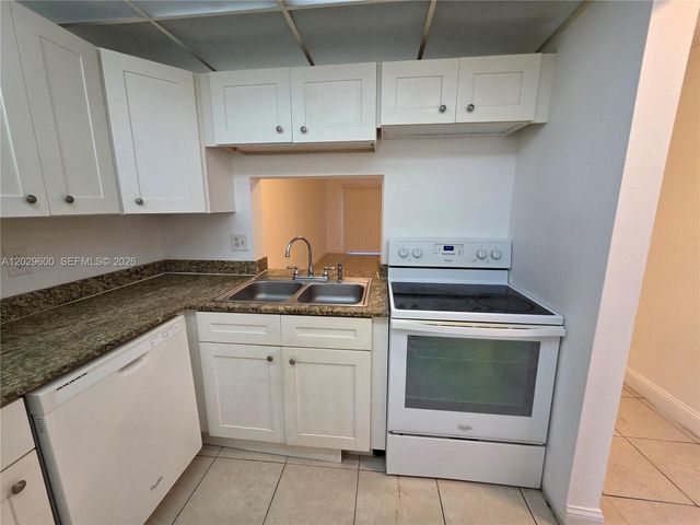2800 NW 56th Avenue F104, Lauderhill, FL 33313